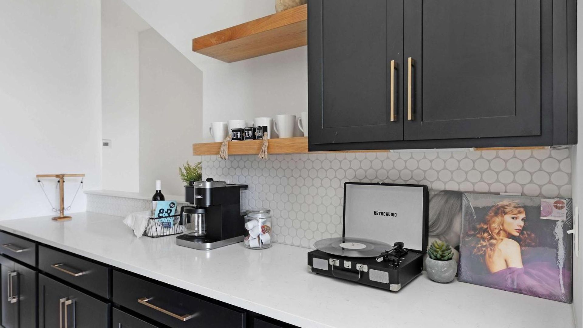 The Sunflower - Mins To Broadway And Rooftop Patio! Holiday home