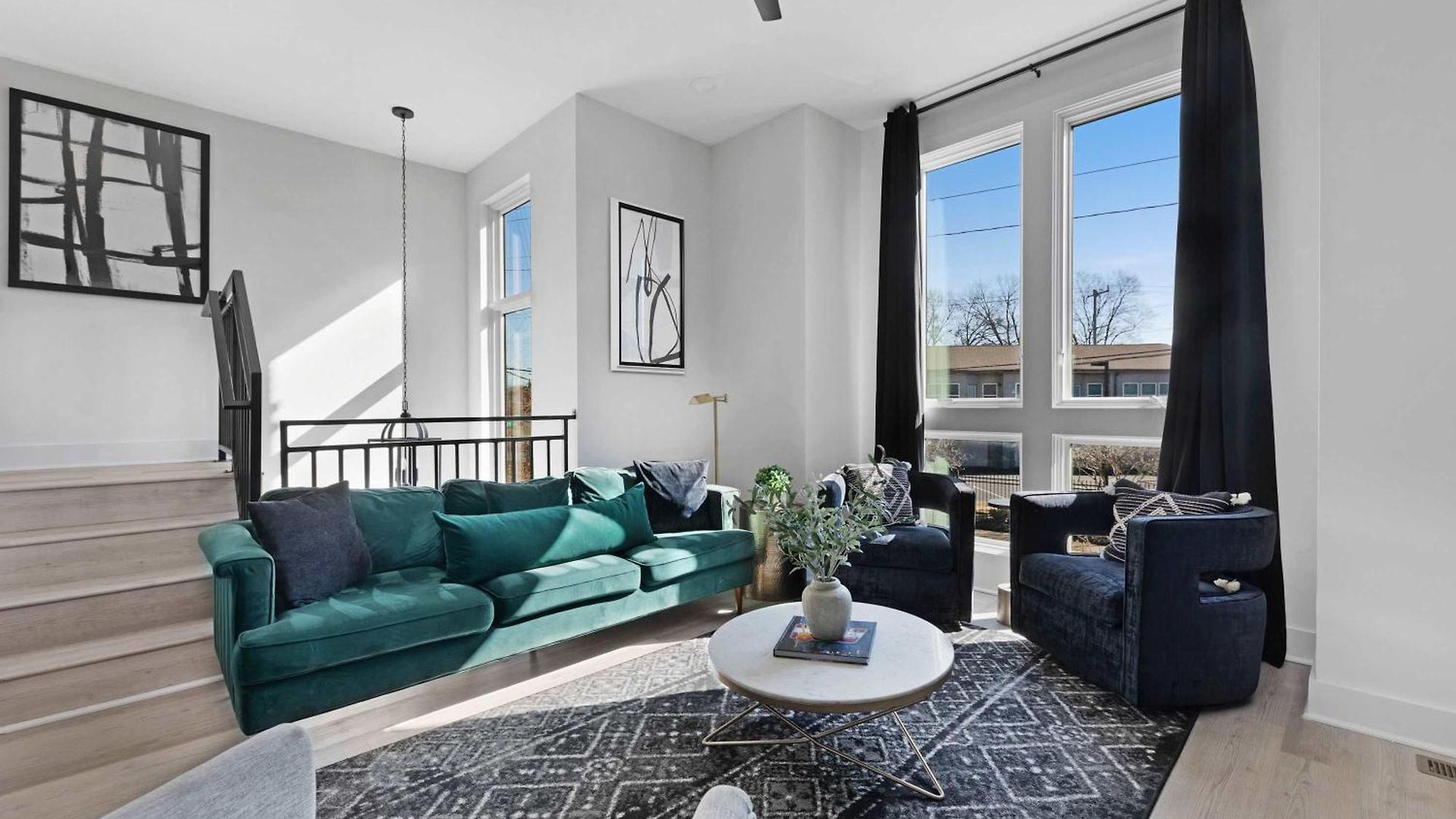 The Sunflower - Mins To Broadway And Rooftop Patio! *