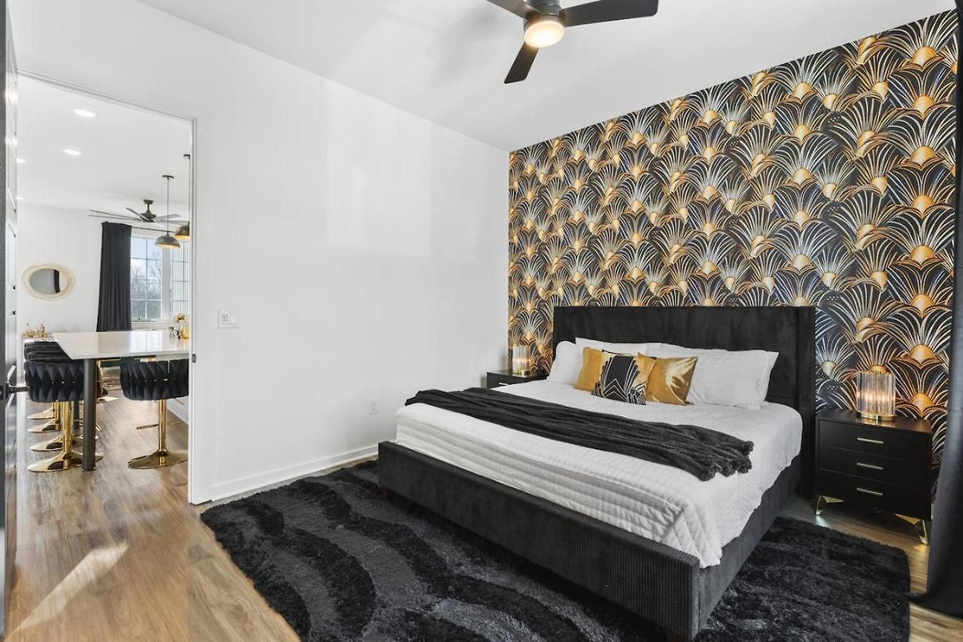 Holiday home 24k Escape - Rooftop Oasis, 3 Miles To Broadway! *