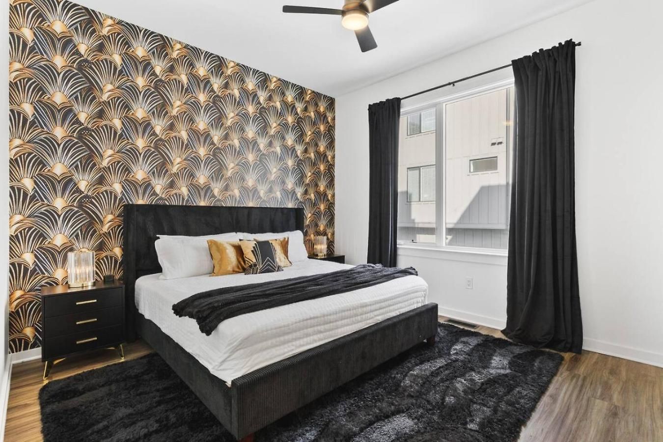 24k Escape - Rooftop Oasis, 3 Miles To Broadway! Holiday home