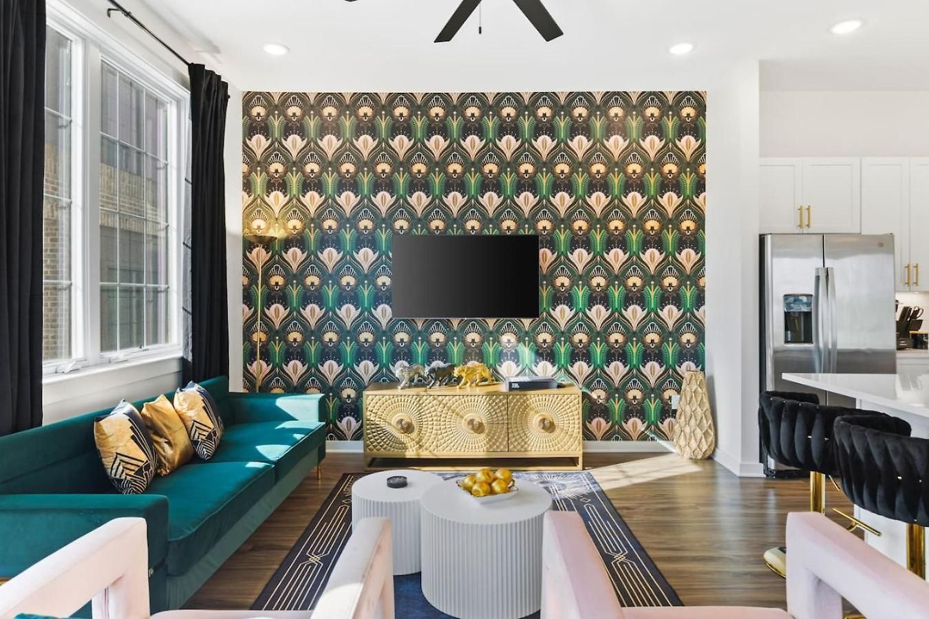 Holiday home 24k Escape - Rooftop Oasis, 3 Miles To Broadway! *