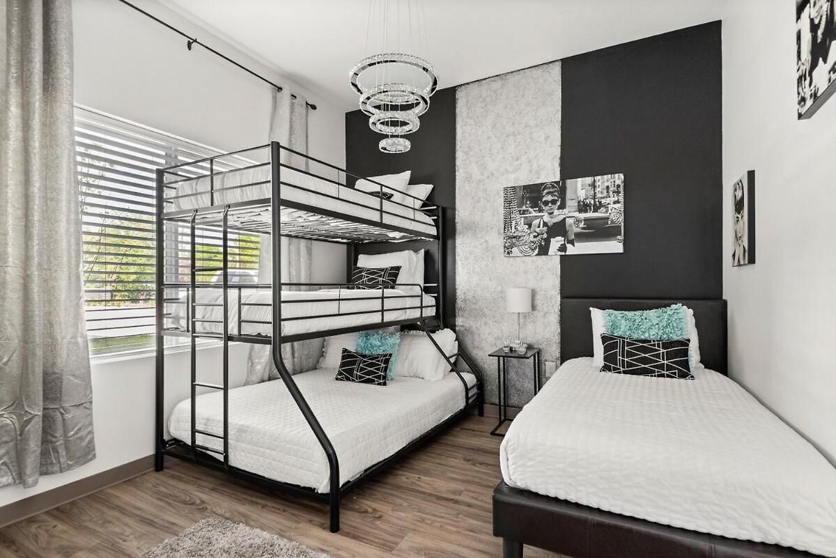 4br Condo, Sleeps 13 Near Broadway Apartment *