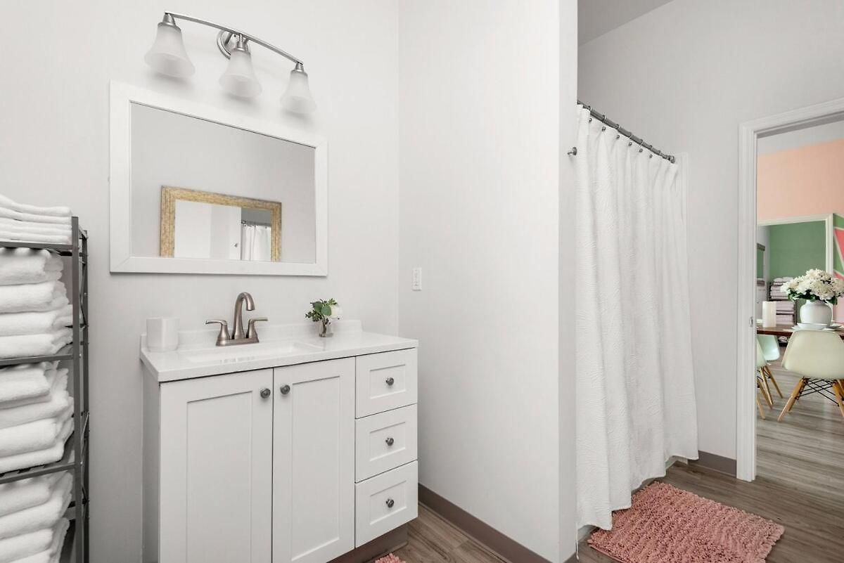 4br Condo, Sleeps 13 Near Broadway