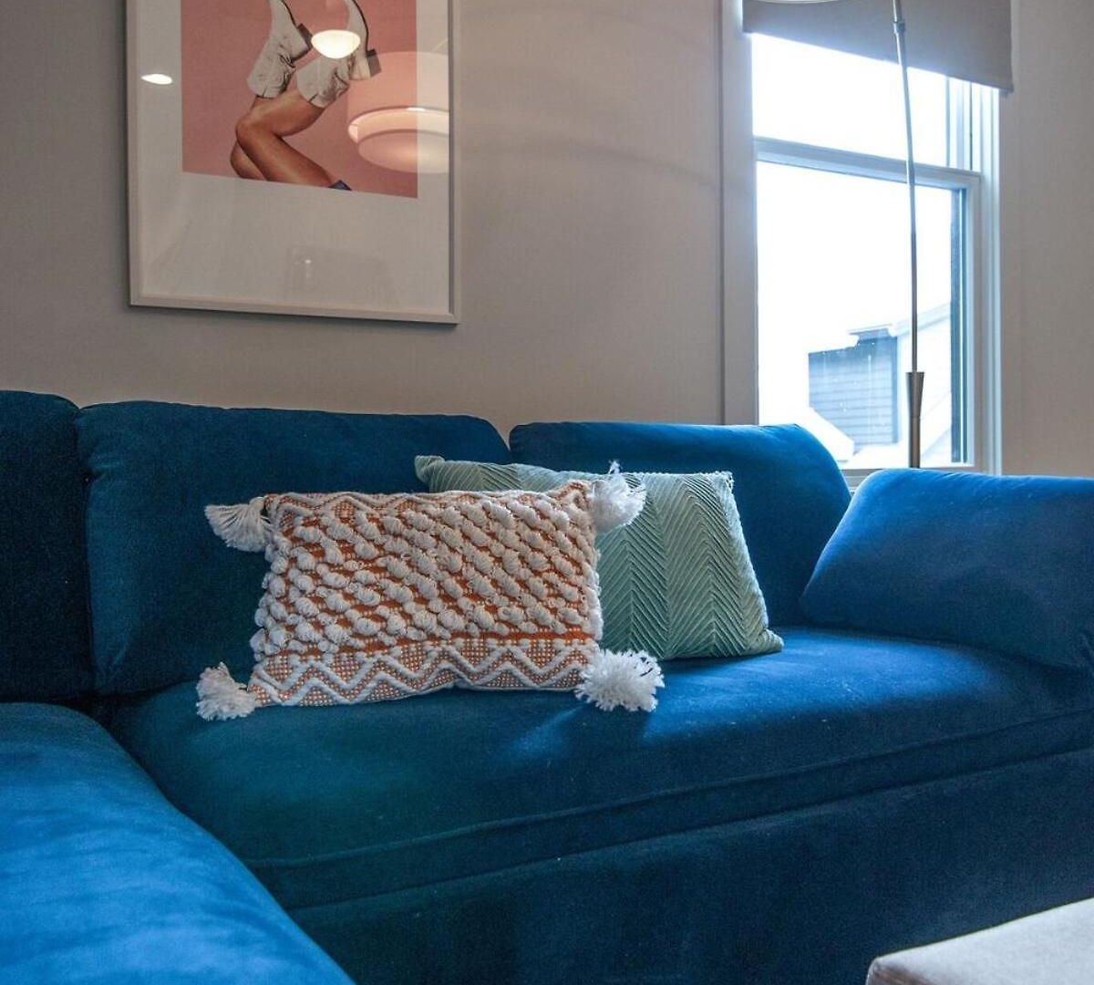 Townhouse - Walk To Food, Near Downtown! *