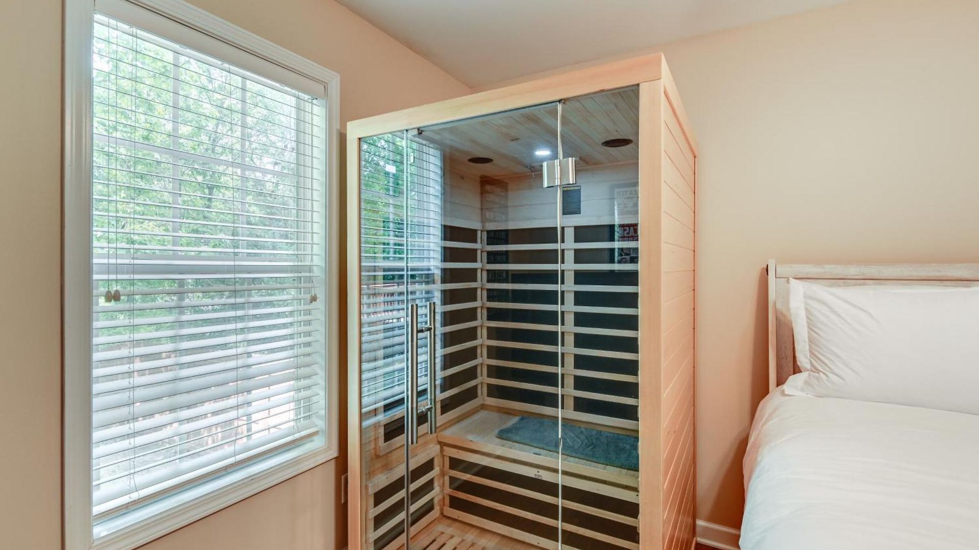 Cozy Hermitage W/ Deck: 11 Mi To Nashville! Holiday home Nashville