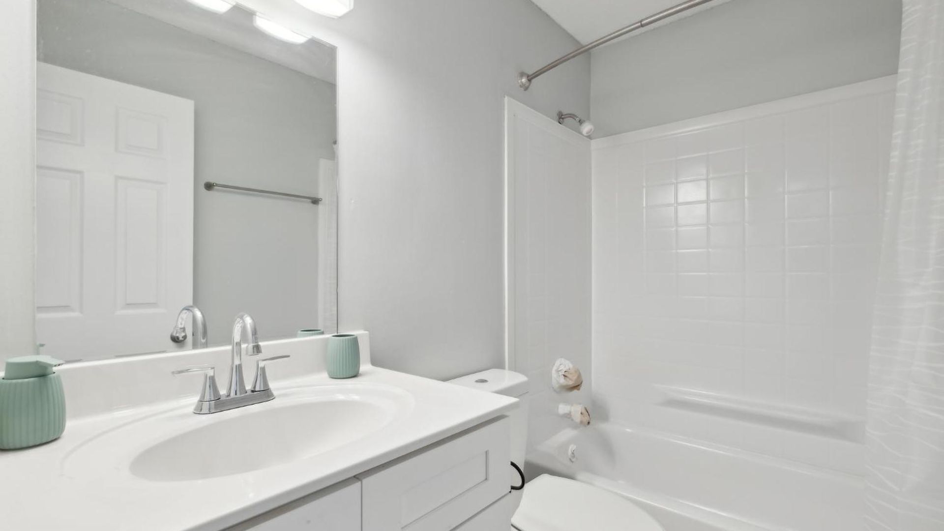 Brentwood U4 I Cozy & Comfy I 2bd I Free Parking *