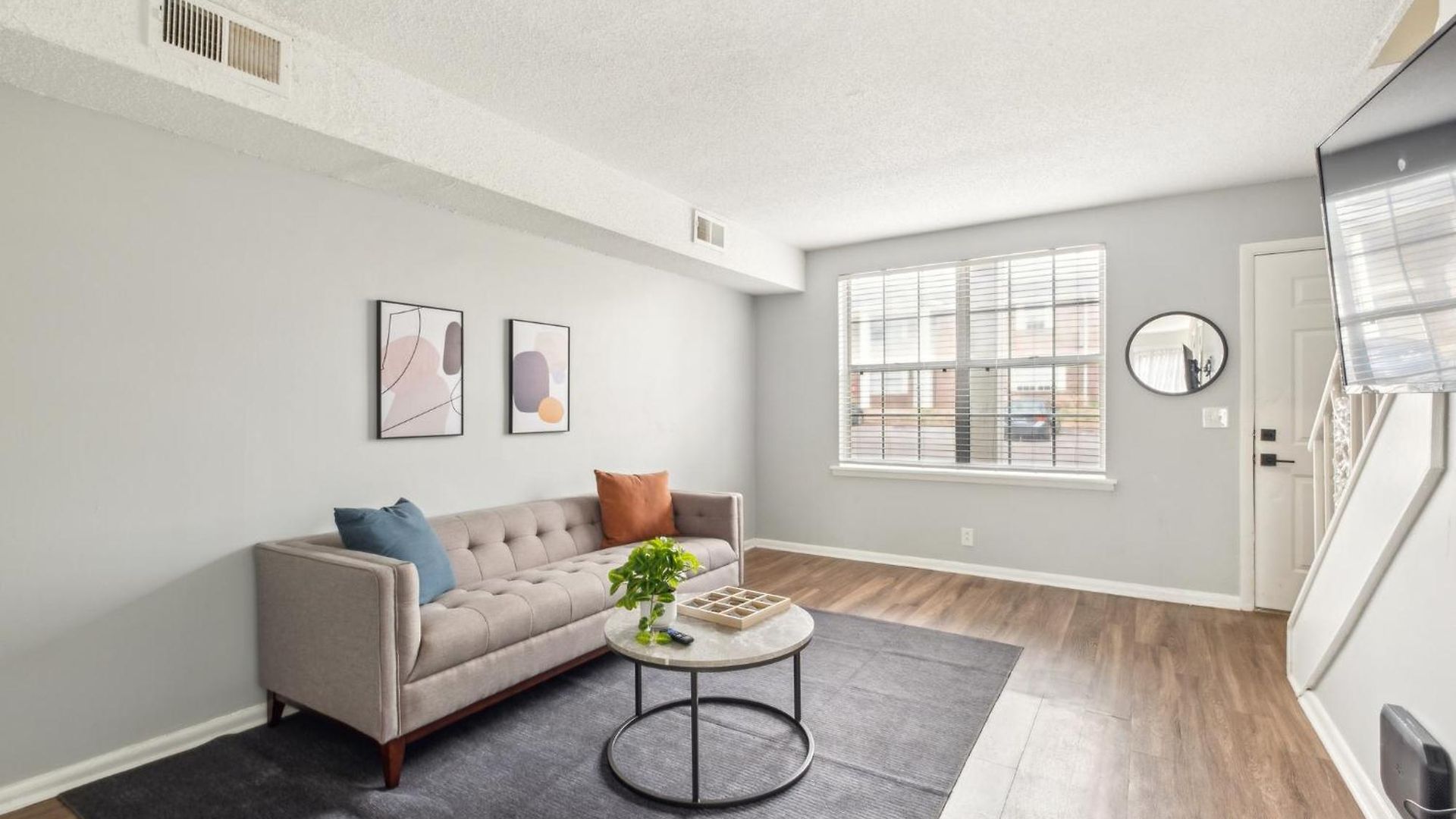 Brentwood U2 I Cozy & Comfy I 2bd I Free Parking