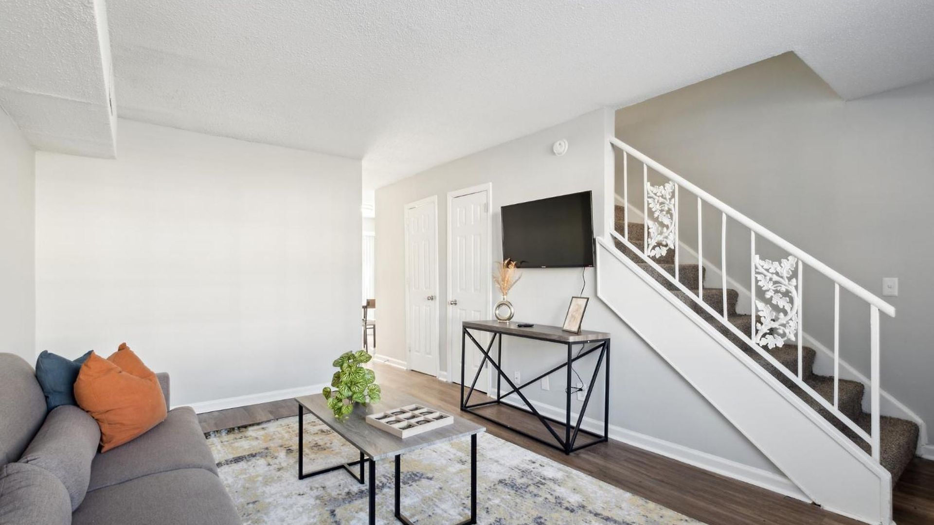 Brentwood U7 I Cozy & Comfy I 2bd I Free Parking Apartment *