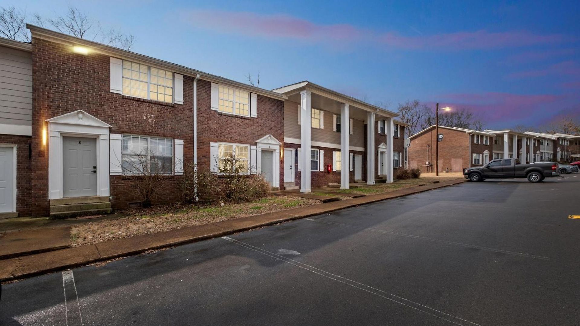 Brentwood U11 I Cozy & Comfy I 2bd I Free Parking *