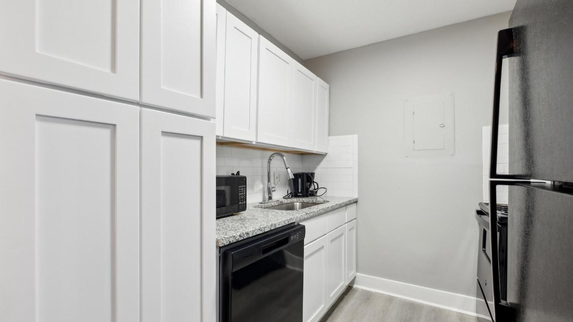 Brentwood C4 I Cozy & Comfy I 2bd I Free Parking *
