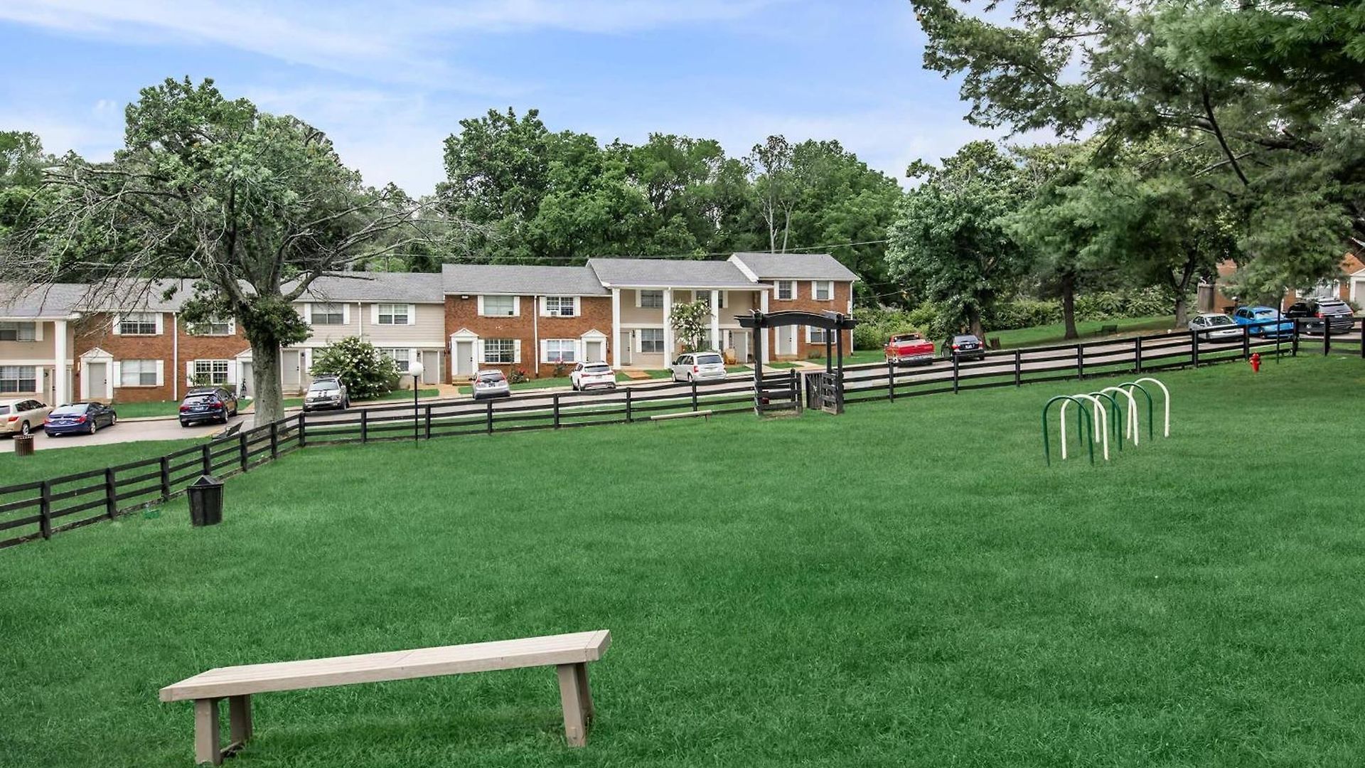 Apartment Brentwood C4 I Cozy & Comfy I 2bd I Free Parking *