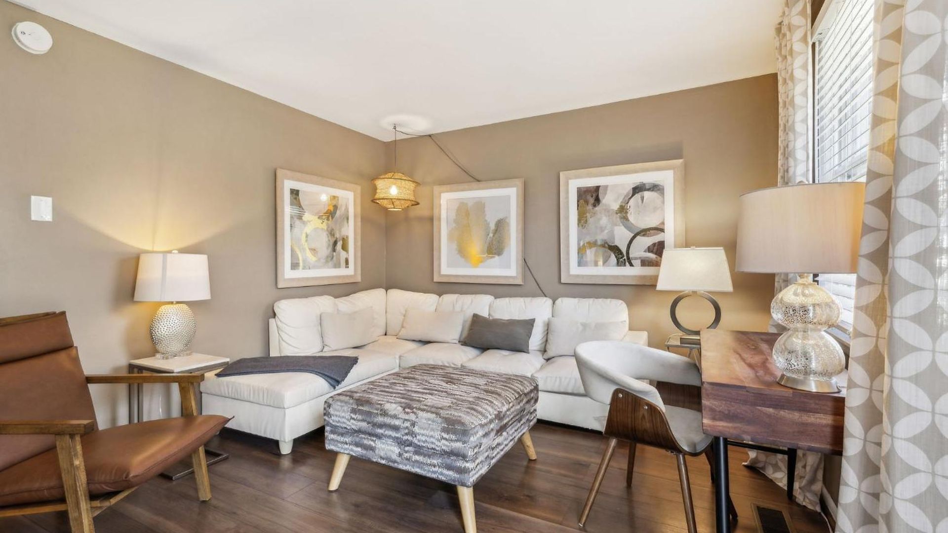 Family Friends And Free Parking Close To Downtown Holiday home
