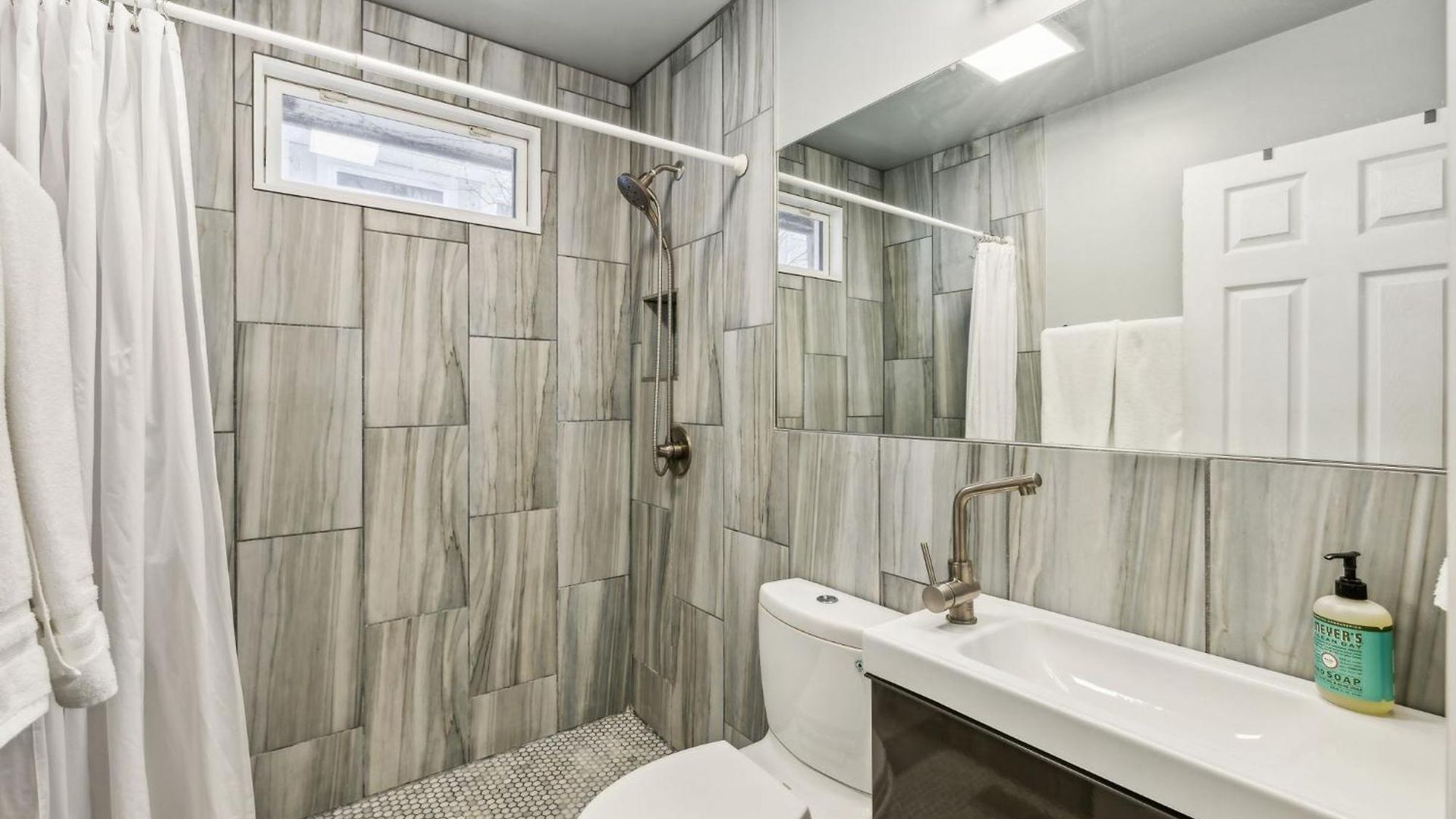 Holiday home Belmont Kings 1 Mile To Downtown And Park Free *