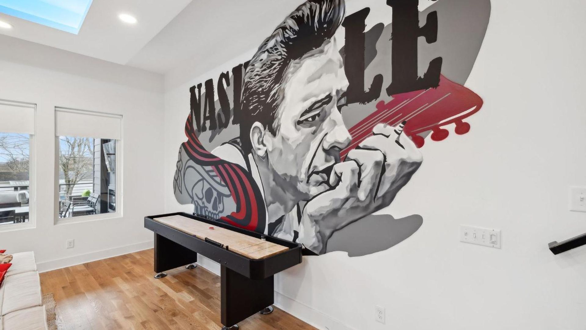 Stylish Multi-level Retreat Rooftop & Pool Table * Nashville