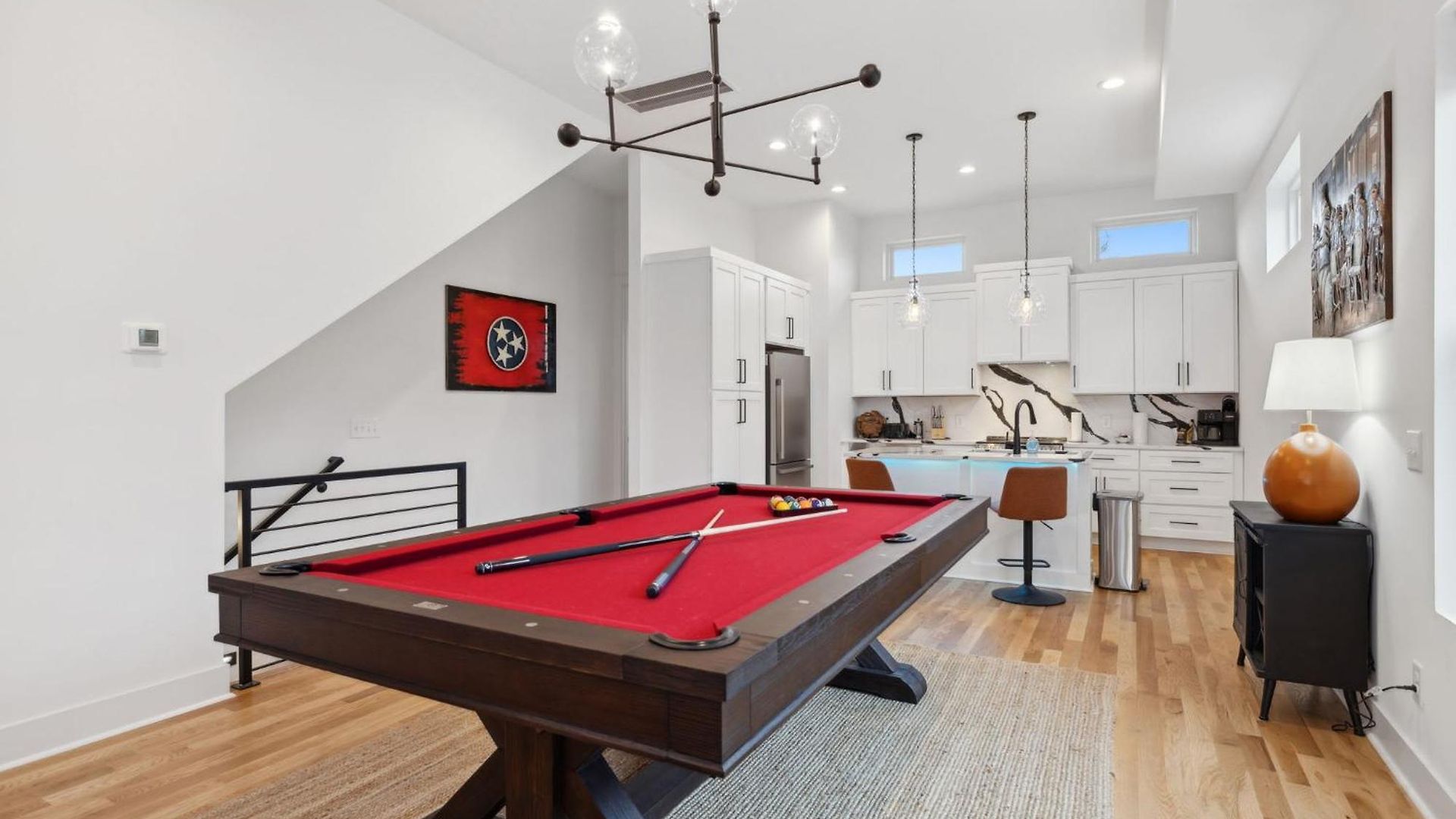 Stylish Multi-level Retreat Rooftop & Pool Table