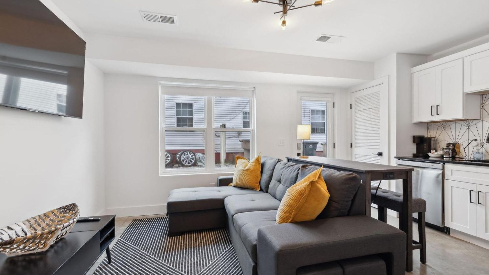 1st Flr Retreat Downtown & Spots Holiday home