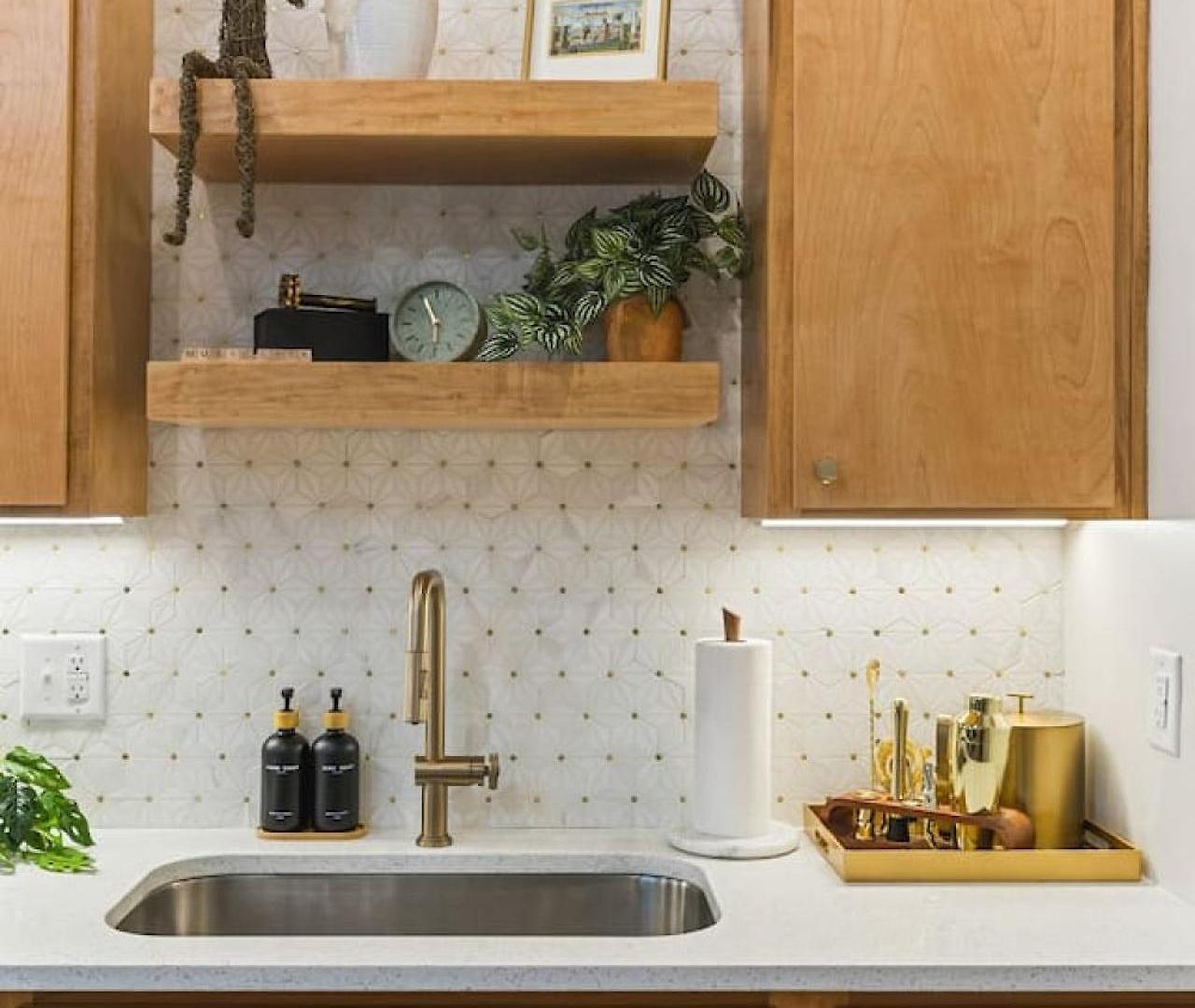 Mid-century Modern Near Restaurants, Coffee And Bars