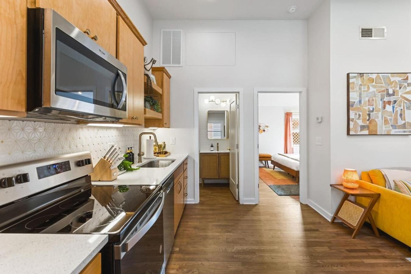 Mid-century Modern Near Restaurants, Coffee And Bars Holiday home *