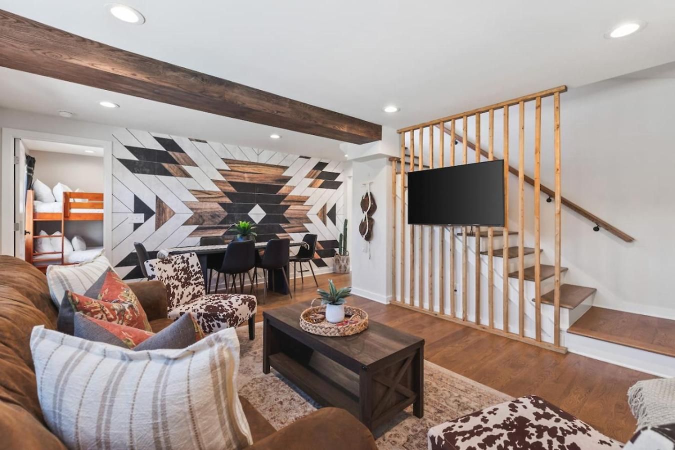 Chic And Cozy - Walk To Bars, Coffee, And Restaurants *