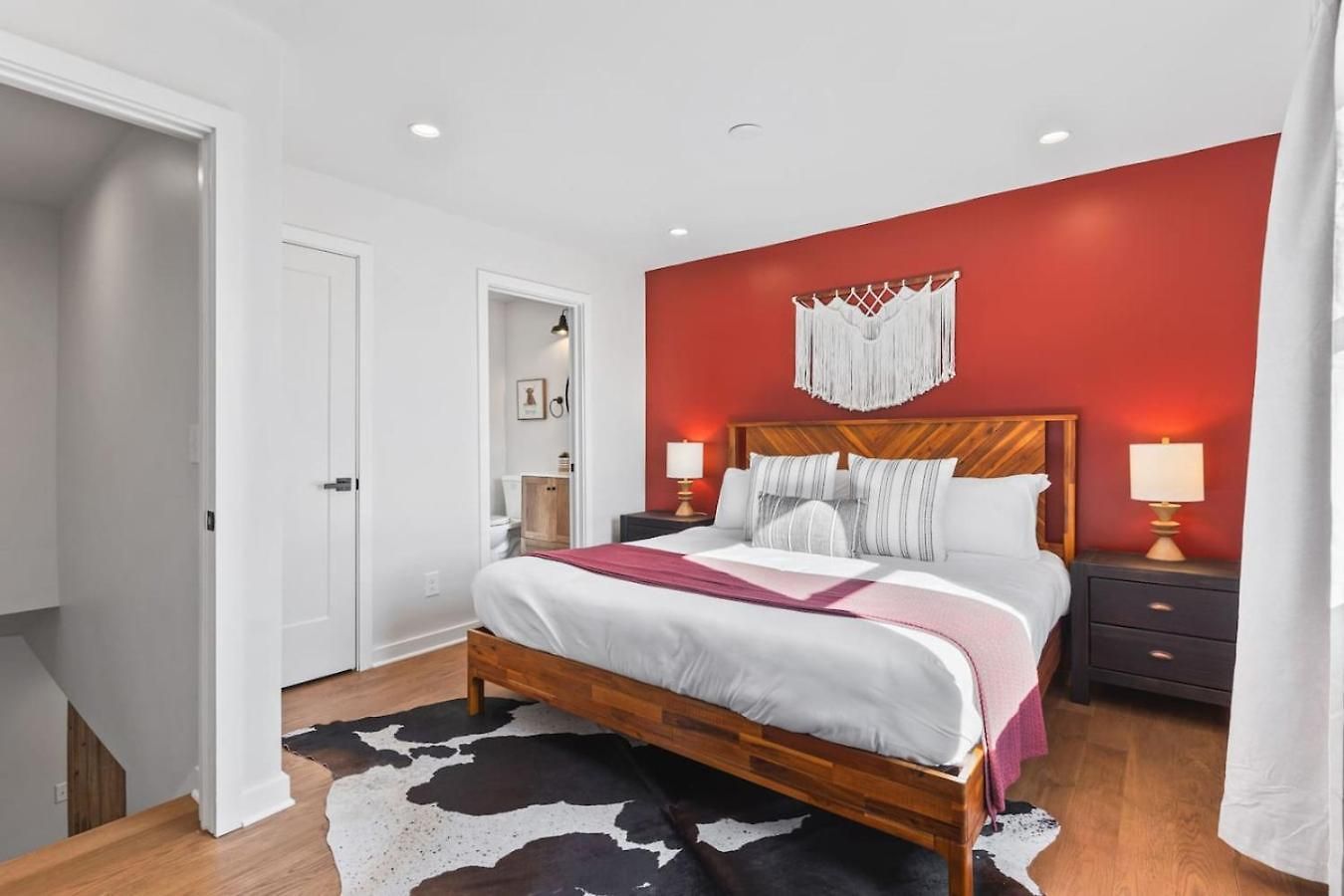 Chic And Cozy - Walk To Bars, Coffee, And Restaurants Holiday home Nashville
