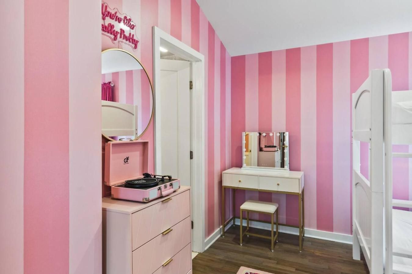 Holiday home Barbie Dream - Near Restaurants, Coffee And Bar *