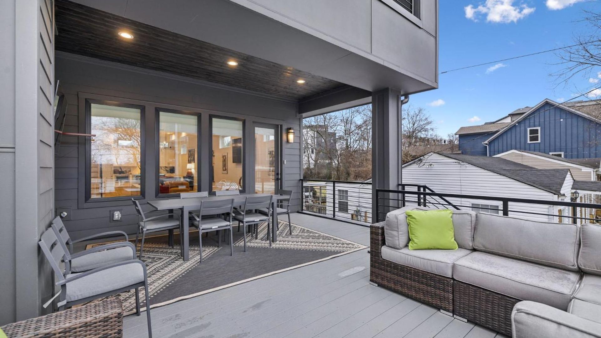 Holiday home Sleek Multi-level Rooftop Views & Pool Table Nashville