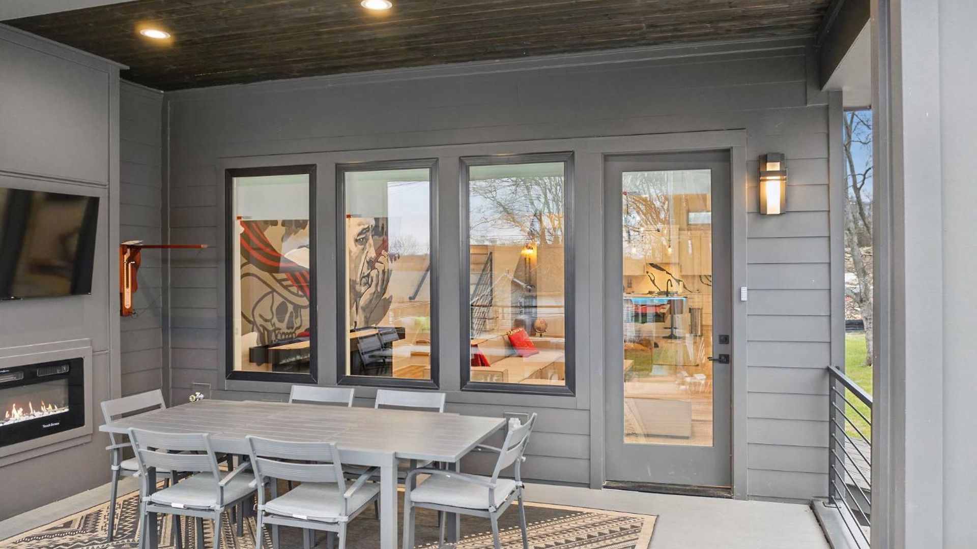 Sleek Multi-level Rooftop Views & Pool Table *