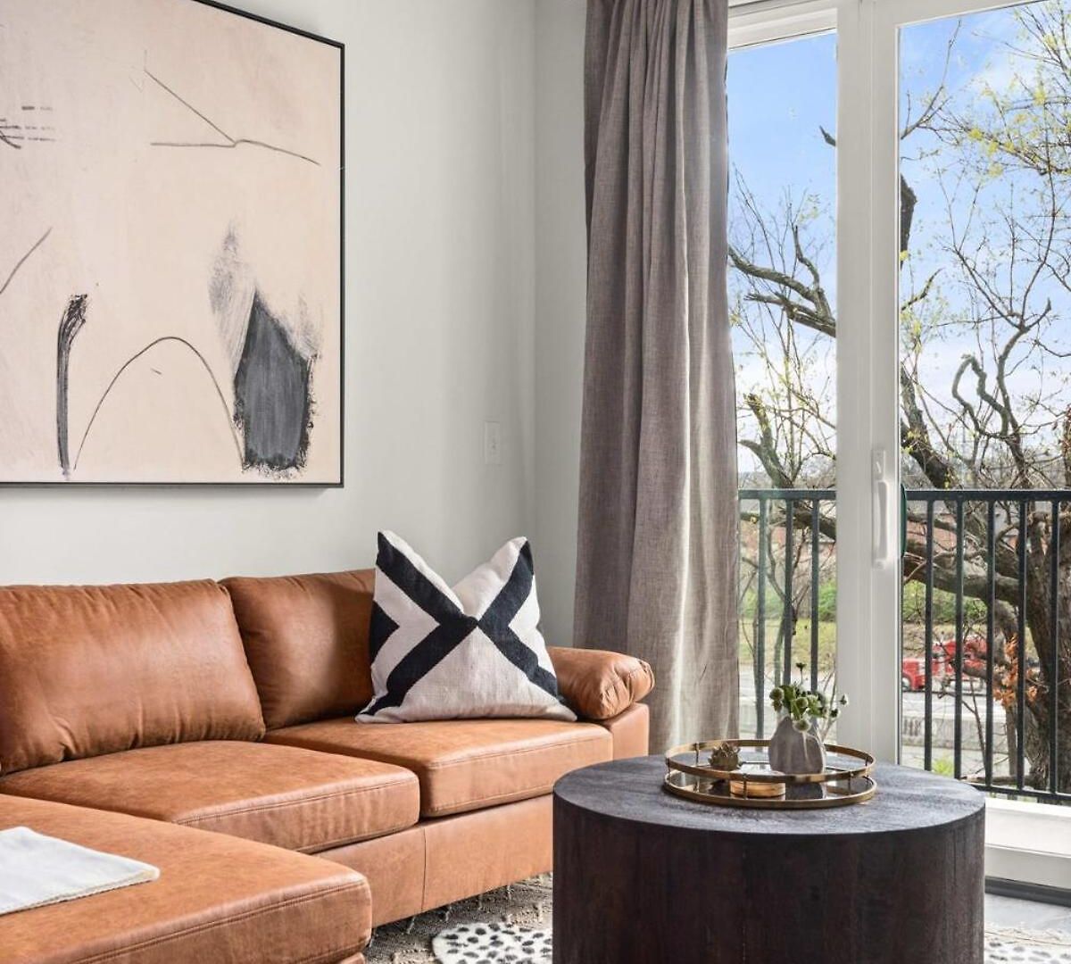 The Sobro - 6 Beds & 6 Blocks To Broadway Apartment *