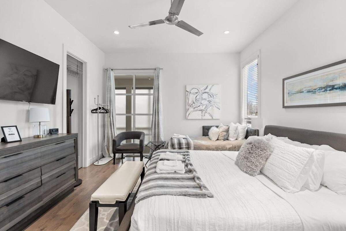 Always A Guest Favorite! Luxe With Huge Rooftop And 7 Beds *