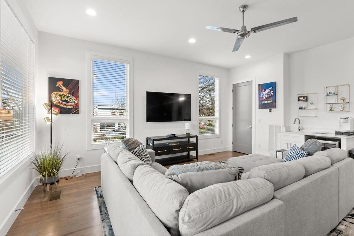 Always A Guest Favorite! Luxe With Huge Rooftop And 7 Beds Holiday home