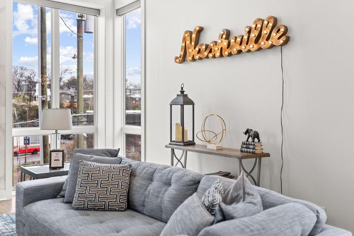 Always A Guest Favorite! Luxe With Huge Rooftop And 7 Beds Holiday home Nashville