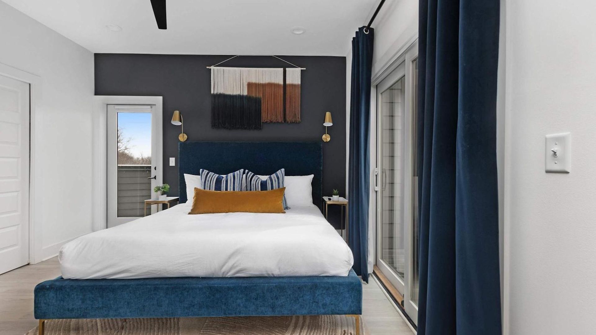 The Trillium & The Iris - 2 Homes 6 Bedrooms Holiday home