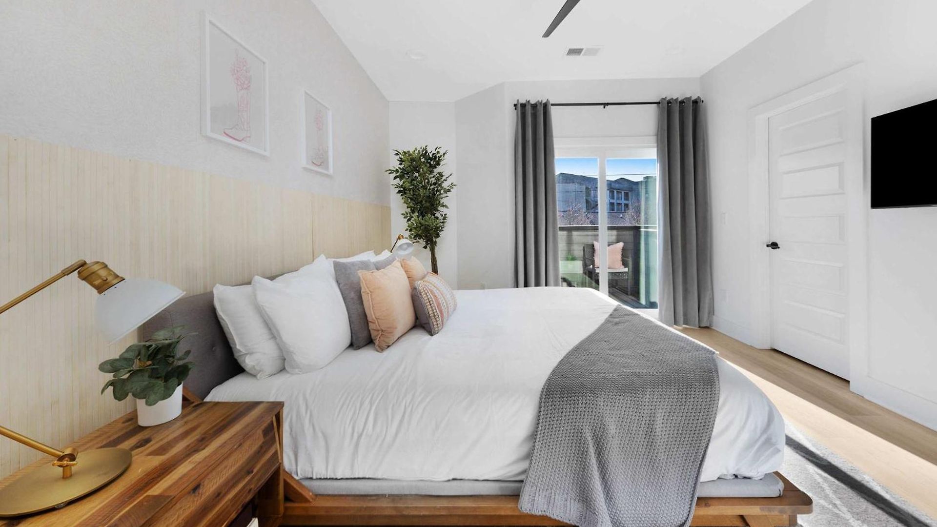The Camellia & The Bluestem - Two Four Bedroom Homes Holiday home Nashville