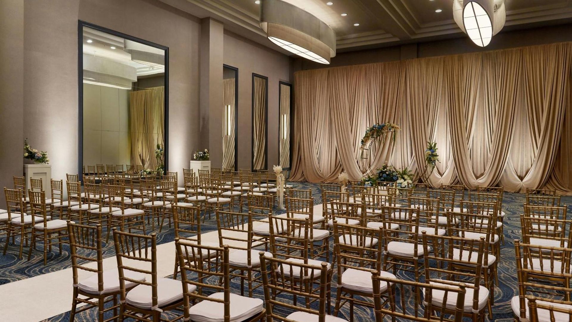 Hotel Sheraton Grand Downtown 4*