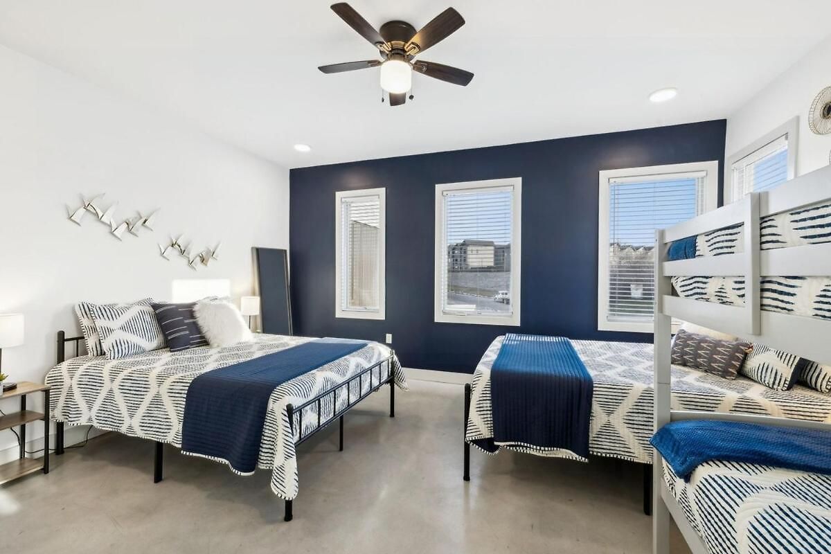 Modern Townhome 2 Miles South Of Downtown And Broadway Ave * Nashville