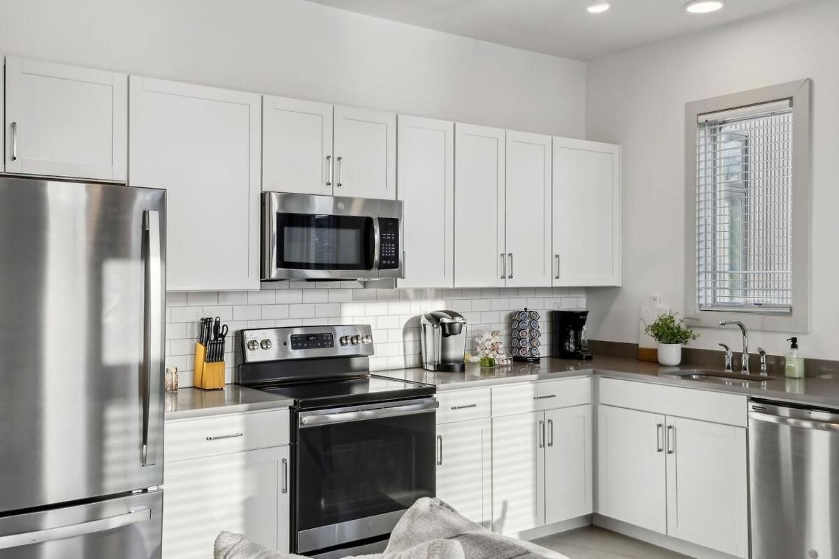 Apartment Modern Townhome 2 Miles South Of Downtown And Broadway Ave *