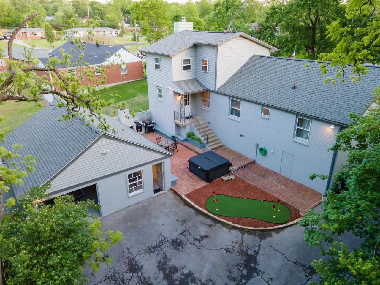 The Playground: 5br With Hot Tub, Cinema, And Arcade Nashville