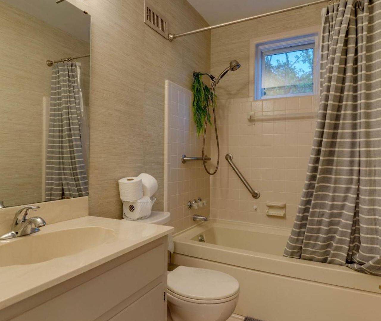 The Playground: 5br With Hot Tub, Cinema, And Arcade Nashville
