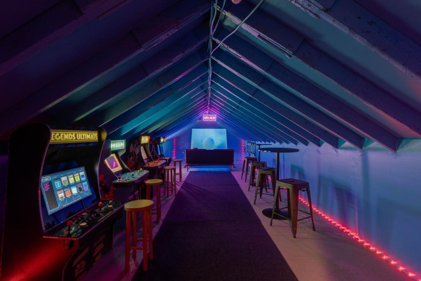 The Playground: 5br With Hot Tub, Cinema, And Arcade Holiday home