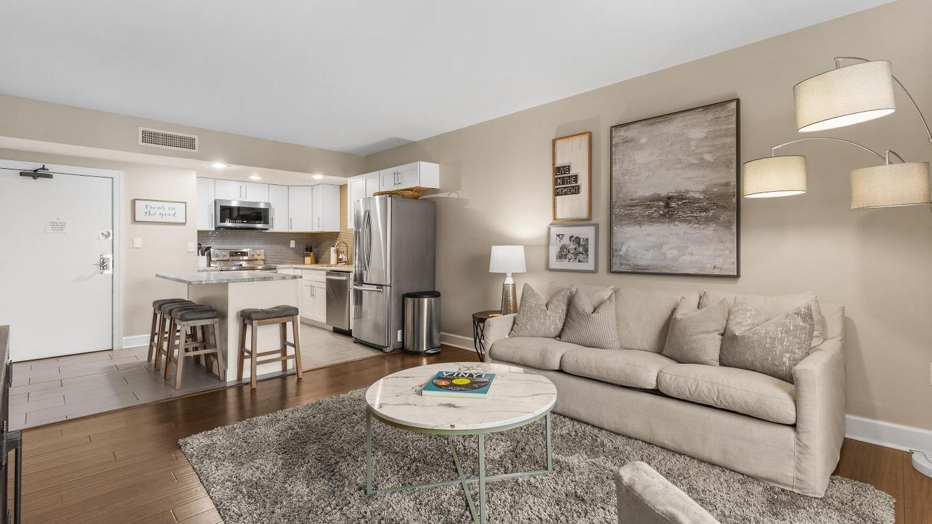 Holiday home On Famous Music Row - Pool, Parking, Walk To Bars