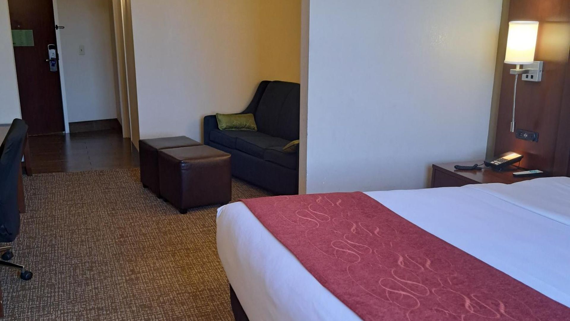 Hotel Comfort Near Percy Priest 4*
