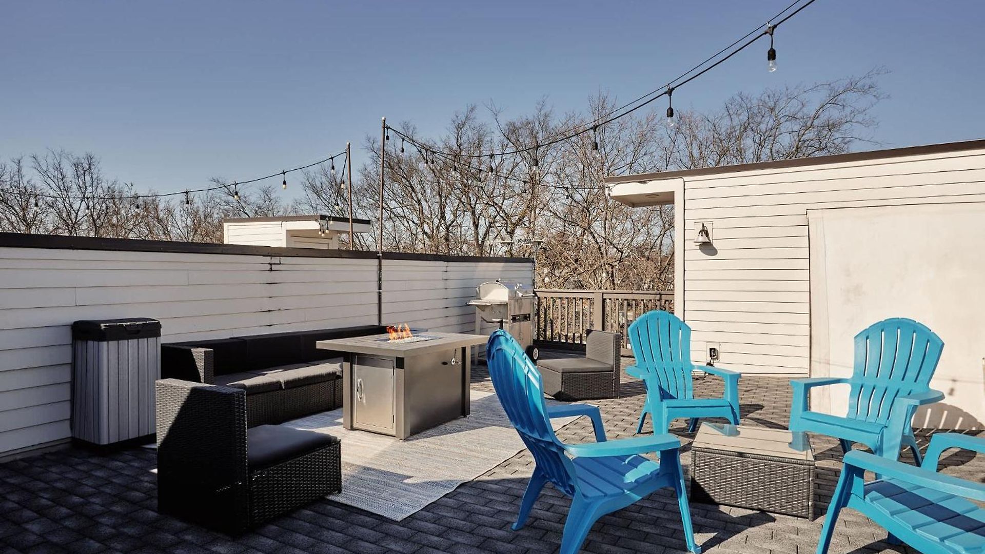 Holiday home Perfect Cma Fest Hq, Rooftop 10 Mins To Downtown, Garage, Ping Pong, Karaoke, Axe Throwing, Shuffleboard, 10 Mins To Broadway, 5 Mins To Five Points, Perfect For Bachelors Or Bachelorettes, 24 Hr Hospitality Nashville