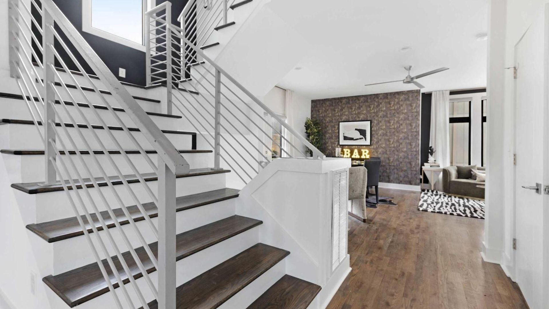 The Hawkins House - Walk To Gulch, Rooftop Views! *