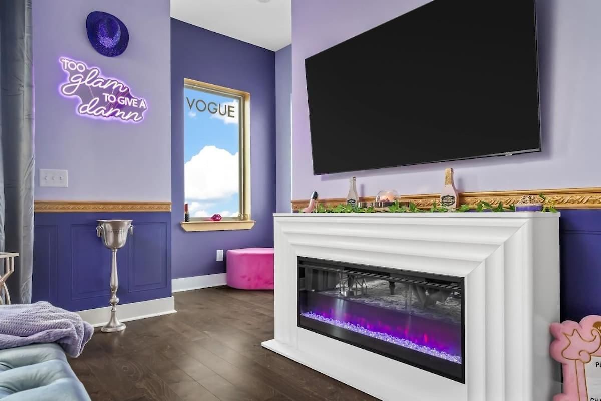 Diva Glam - Luxe - Dt 2miles - 8 Q Beds - Wow *