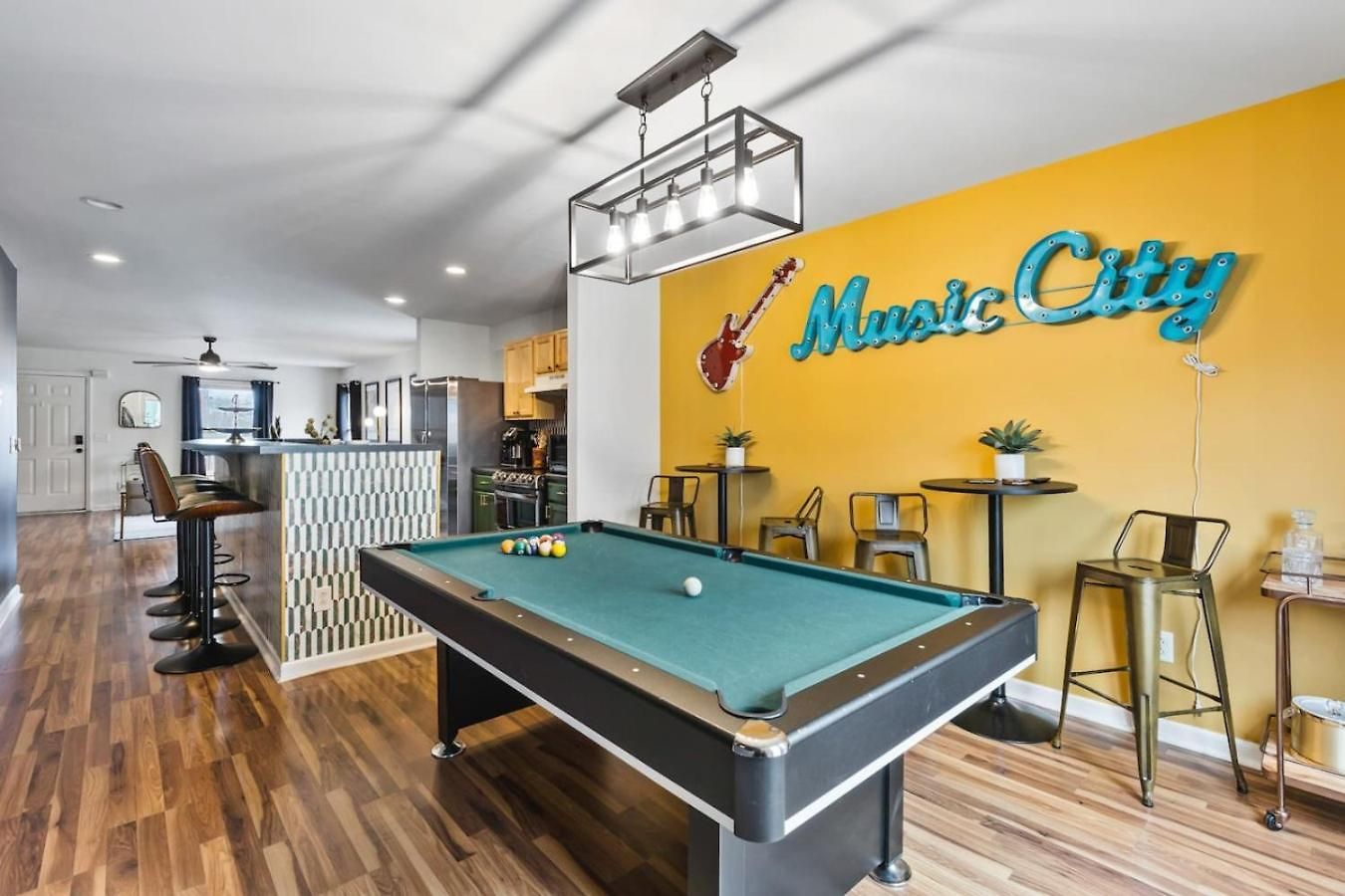 Holiday home Pool Table Walk To Downtown Bars And Farmers Market