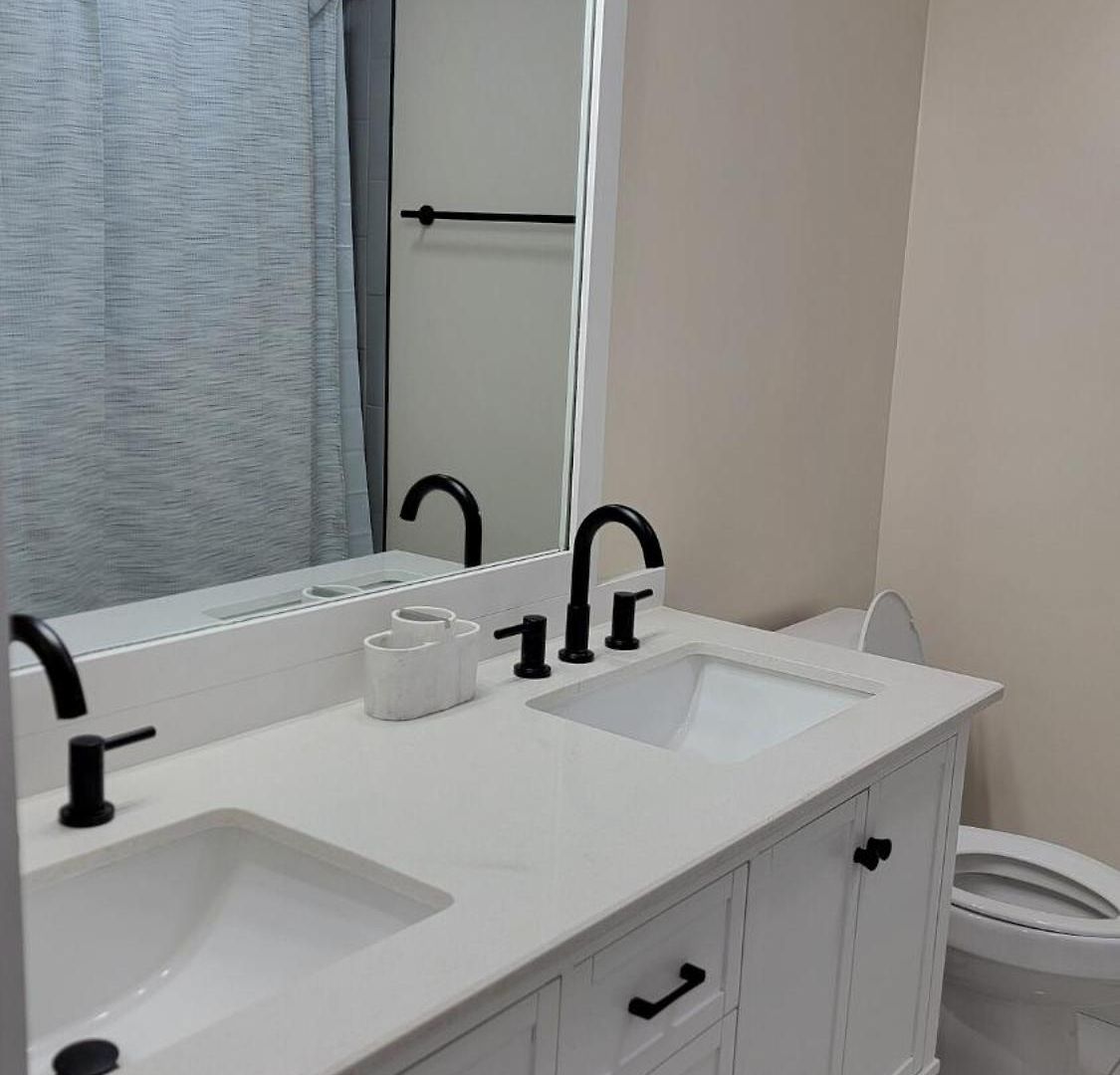 Beautiful, Enchanting, Private, 1 Bedroom 1 Bath Apartment *