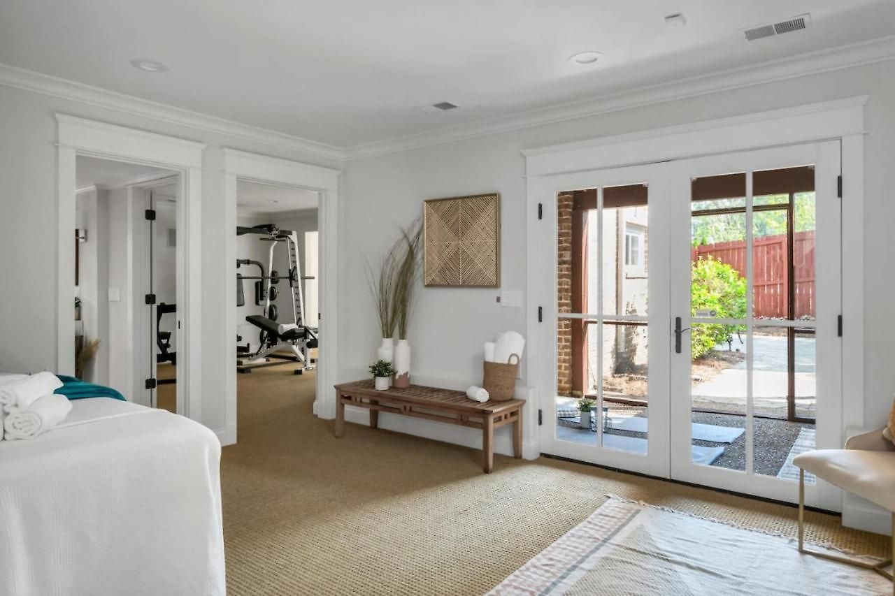 Holiday home Luxe Large With Movie Room, Hot Tub, Garage