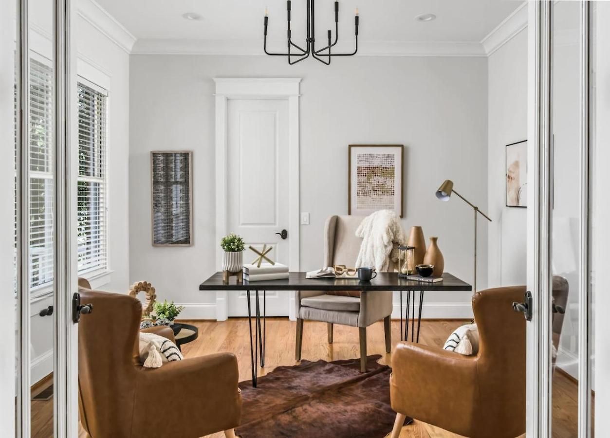 Luxe Large With Movie Room, Hot Tub, Garage