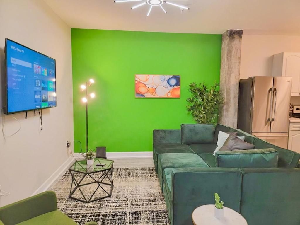 Cozy & 2br With Optional Parking Near Vanderbilt, Gulch & Honky Tonk Highway