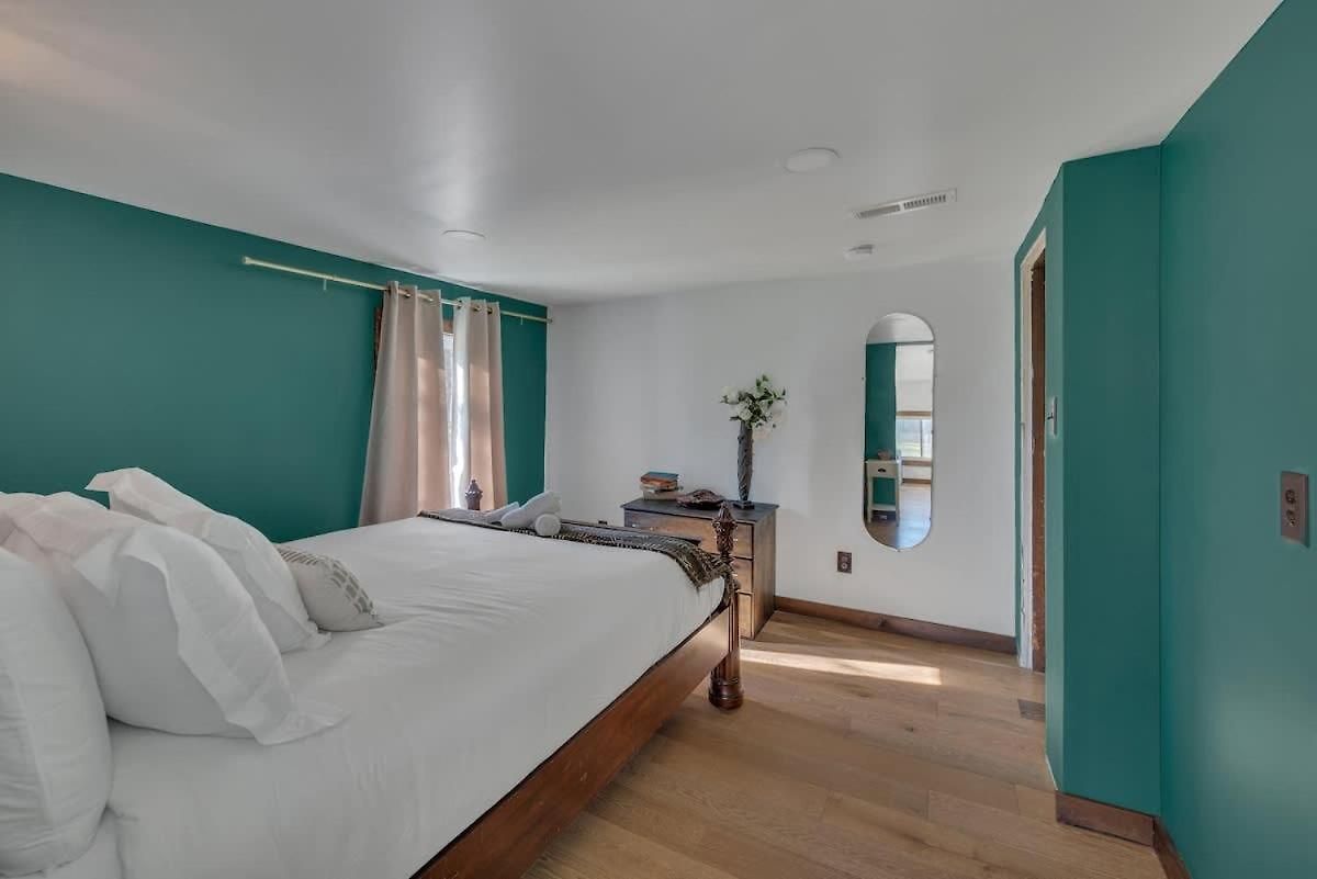 River Rustic Retreat - 15 Mins From Dt